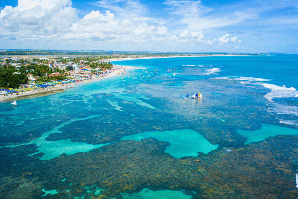 Imagem do artigo Porto de Galinhas: descubra um dos destinos mais encantadores do litoral brasileiro