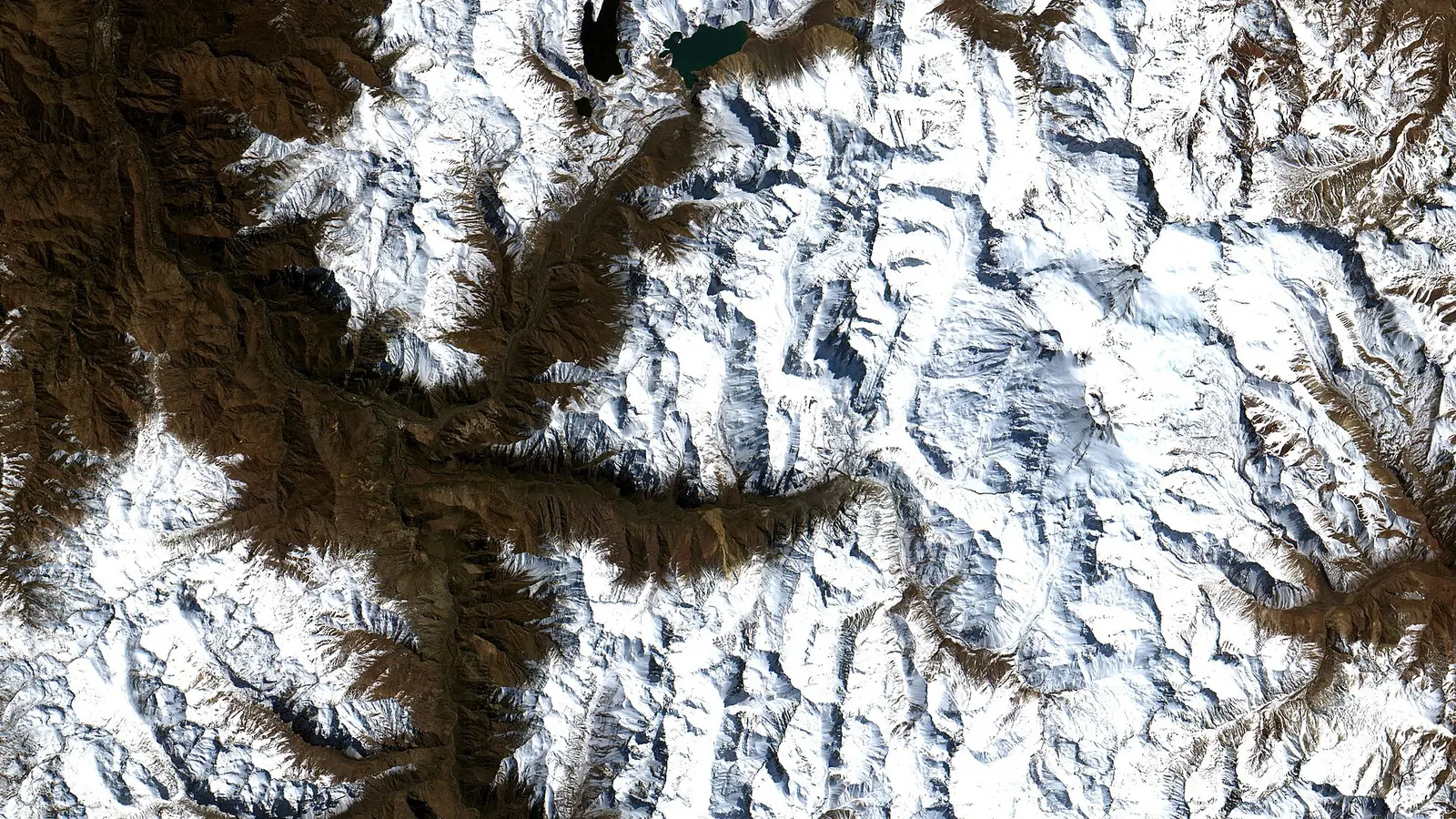 Cordilheira dos Andes coberta de neve na Região Metropolitana de Santiago