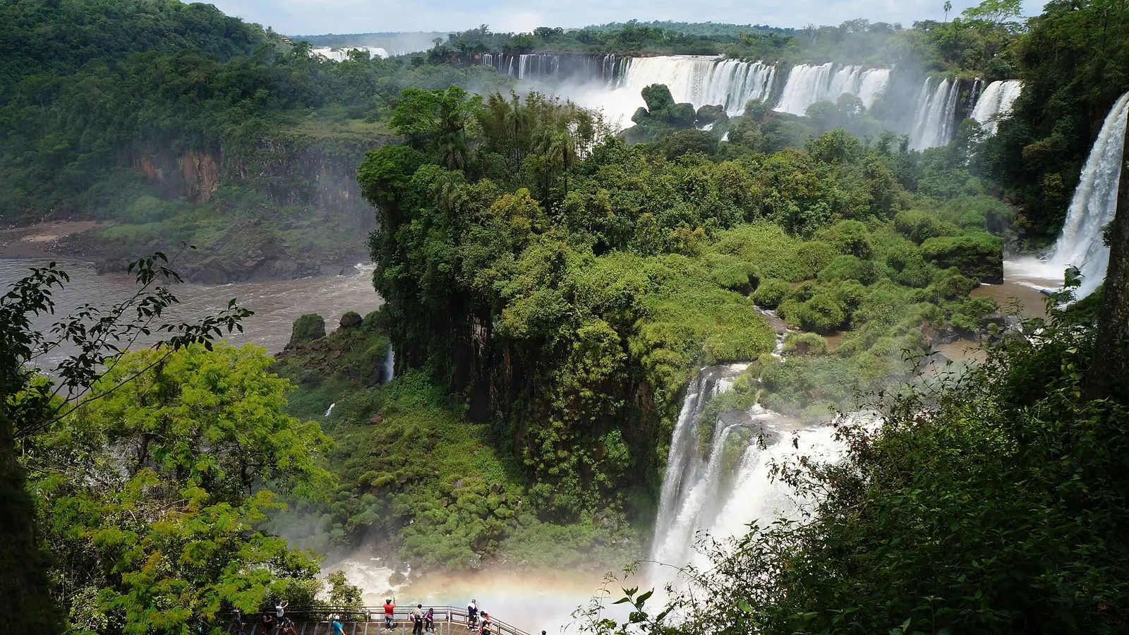 Quedas vistas pelo Circuito Superior no lado argentino das Cataratas
