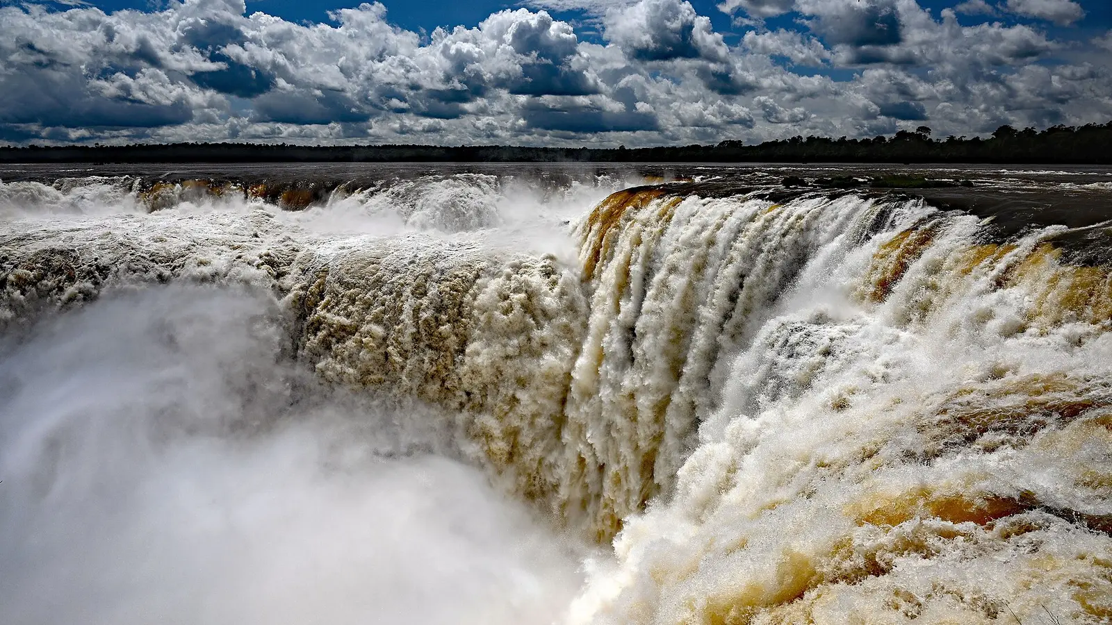 Garganta do Diabo vista do lado argentino das Cataratas do Iguaçu
