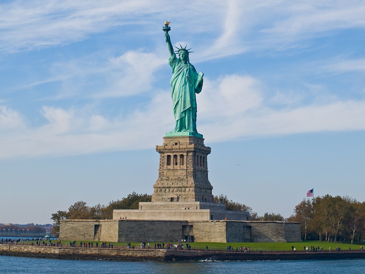 Estátua da Liberdade vista durante a travessia de ferry em Nova Iorque